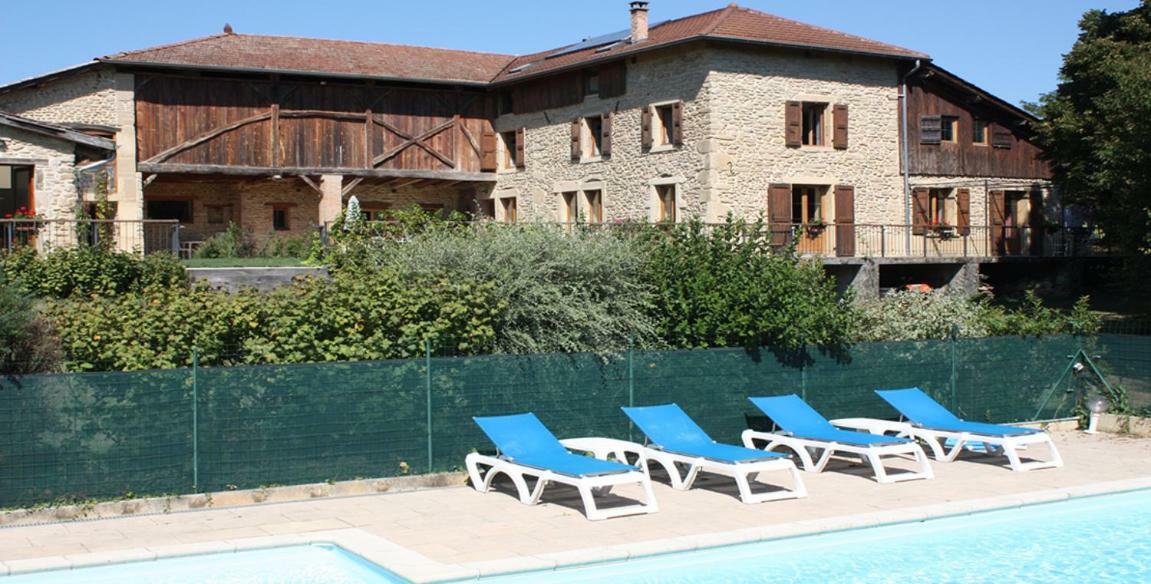 Au Bonheur Du Cedre Hotell Saint-Lattier Exteriör bild