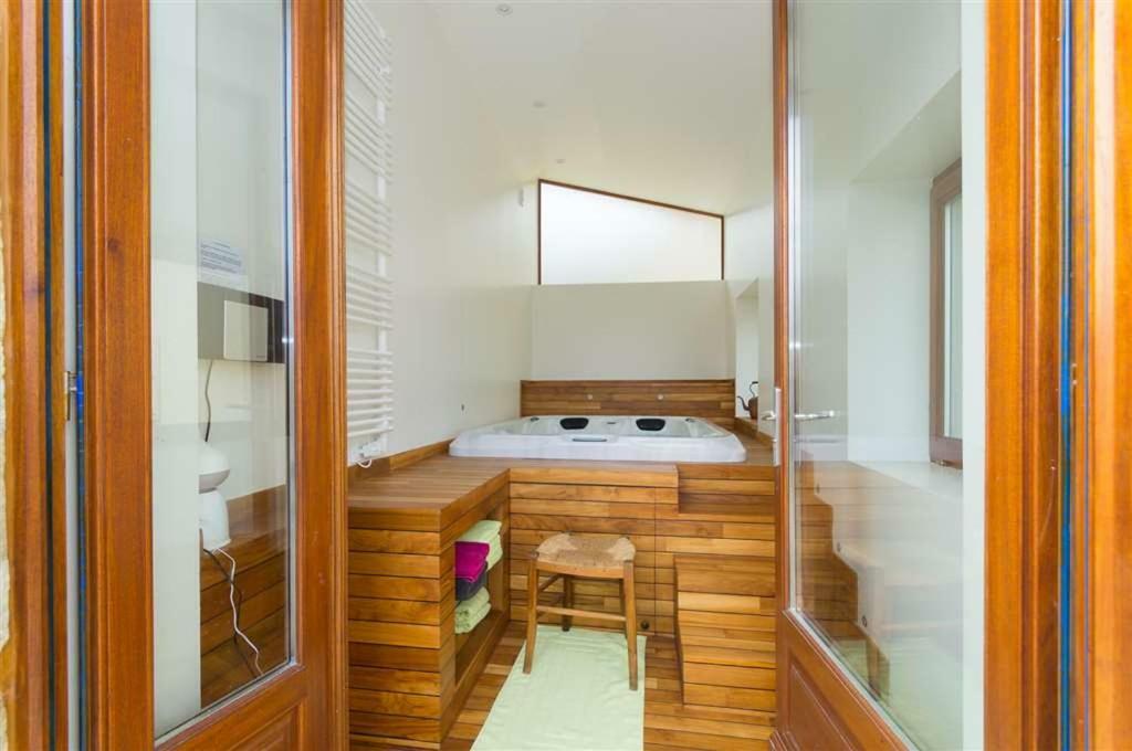 Au Bonheur Du Cedre Hotell Saint-Lattier Exteriör bild